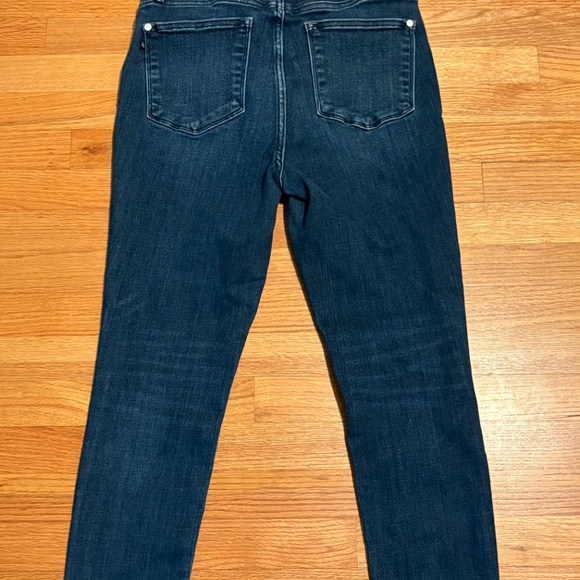 Judy Blue Jeans - Picture 3 of 5